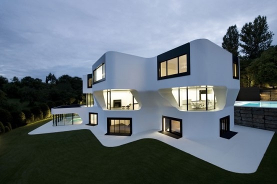 the-most-futuristic-house-5-554x368.jpg